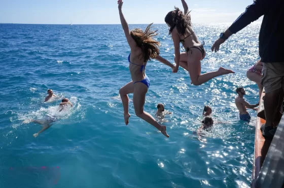 Aventuras secretas: explora calas y playas con nosotros